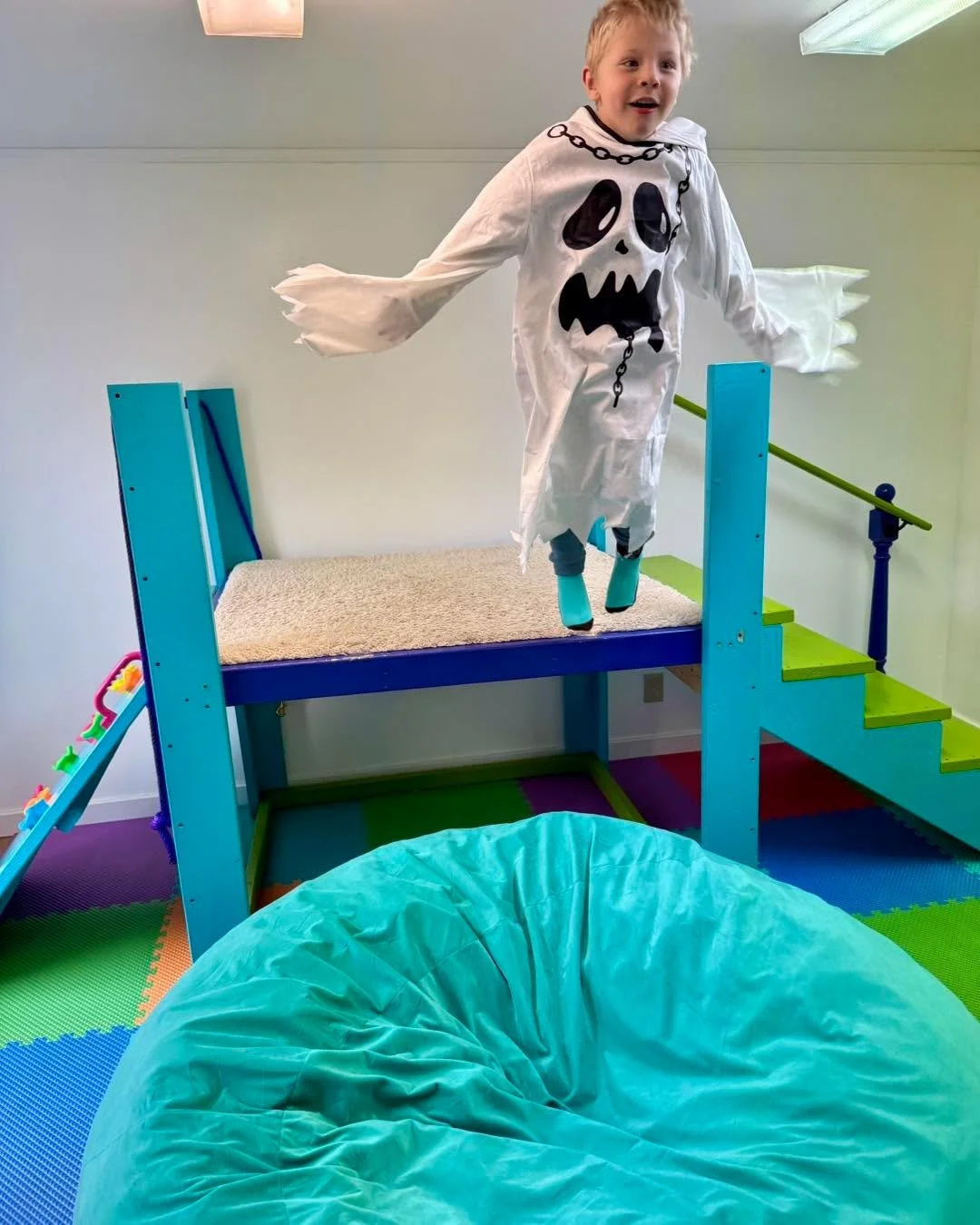 👻 Luka&rsquo;s jumping into Halloweekend like&hellip; 💨🎃

This silly ghost is getting in the spirit (literally!) &mdash; we can&rsquo;t wait for all the spooky fun ahead! We hope everyone has a safe and fun Halloween! 👻🕸️✨

Come see us at Kineow