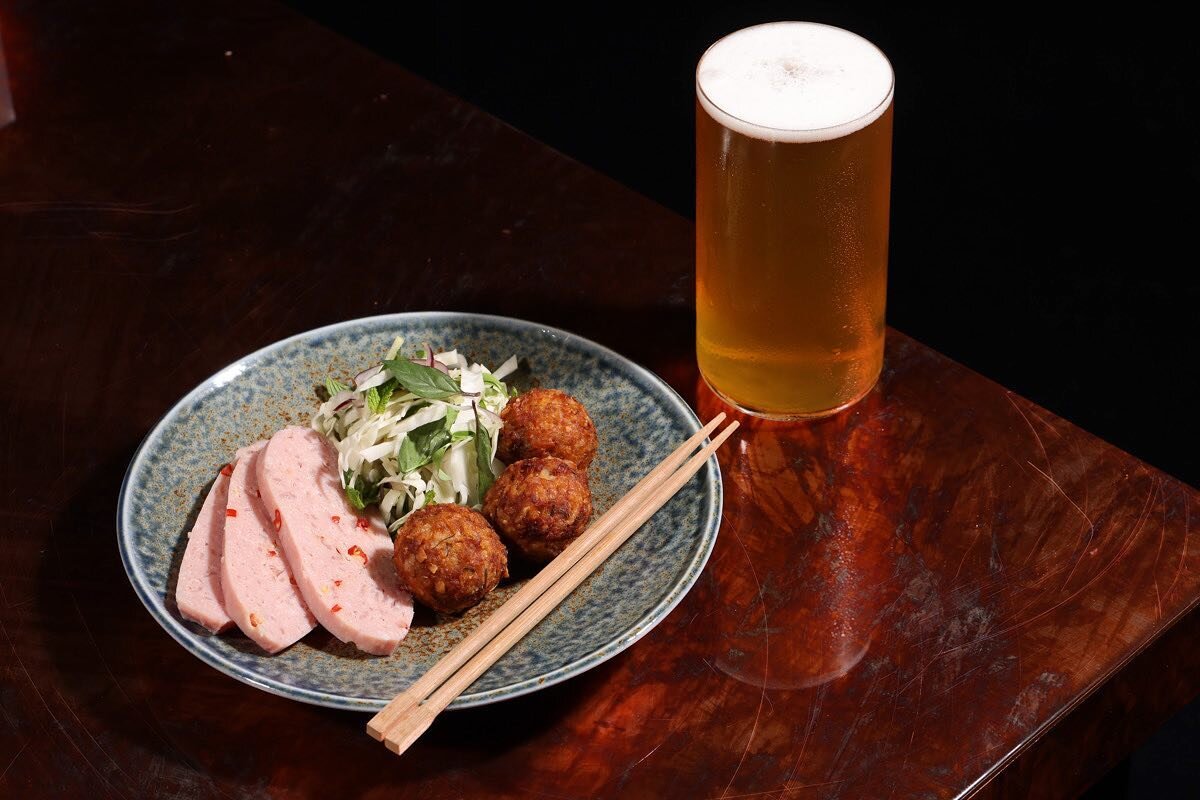 Naem - Chef Dan got this recipe from his mother and enjoyed it as his after school snack growing up. At the restaurant, we recommend it with a cold one 🍺 

Housemade fermented 🐷 sausage that&rsquo;s both sour and spicy served alongside crispy rice 