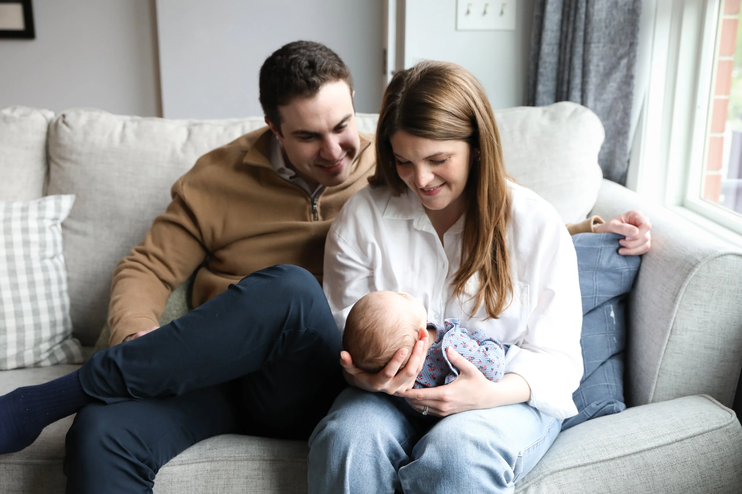 FAQ: When should i book my fresh48 or newborn session?