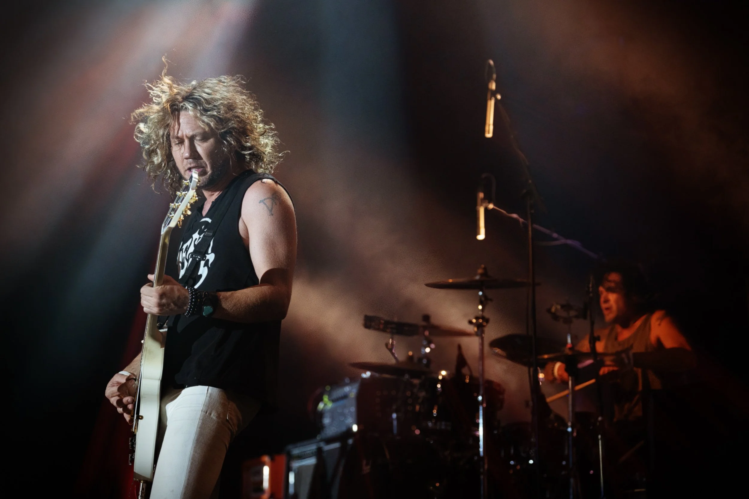 Josh Kennedy, guitarist of The Black Moods, performing live at Spotlight 29 Casino in Coachella, CA — concert photography by Carlos Novais