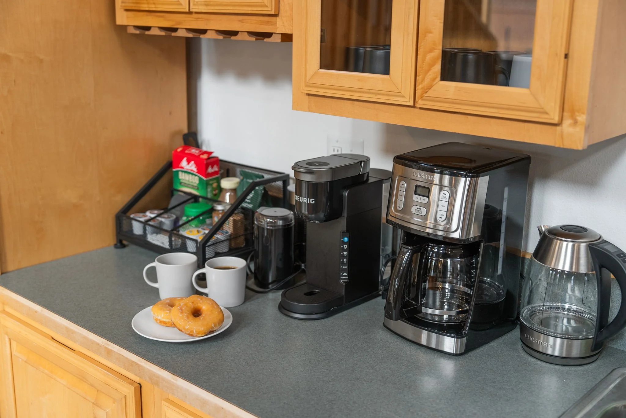 Coffee and tea station at Six Mountain View