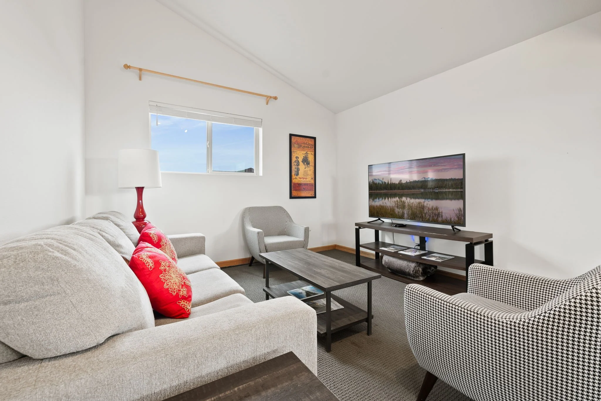 Second tv area in the loft of Six Mountain View