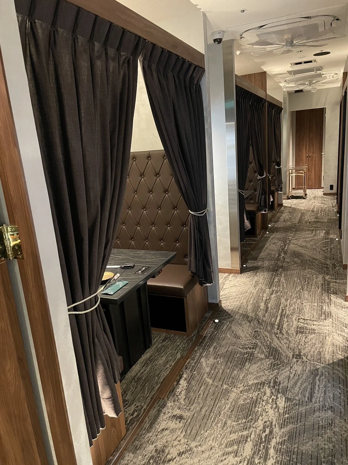 テーブル席②.jpg