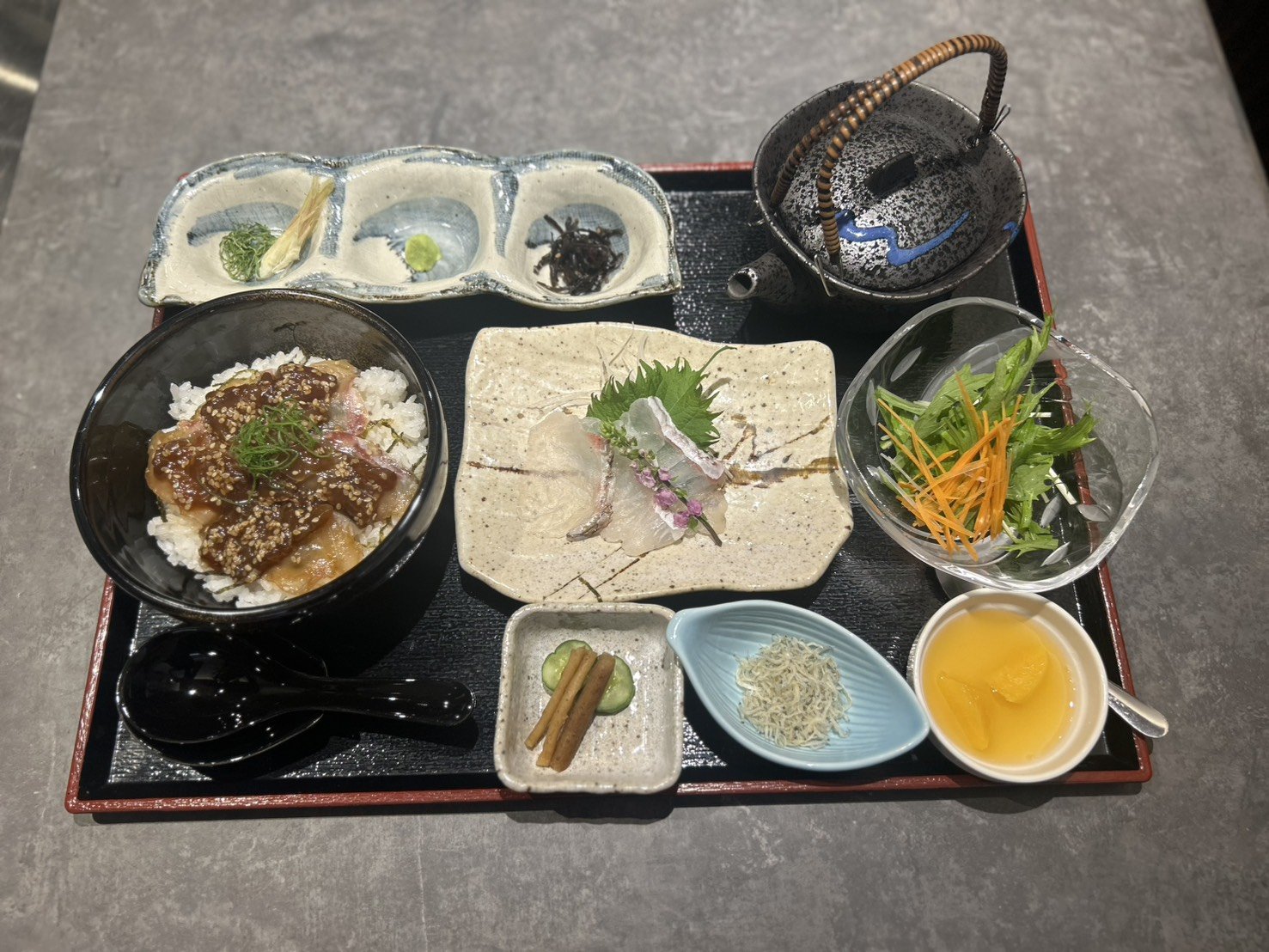 （ランチ）鯛漬け丼とお茶漬けセット.jpg