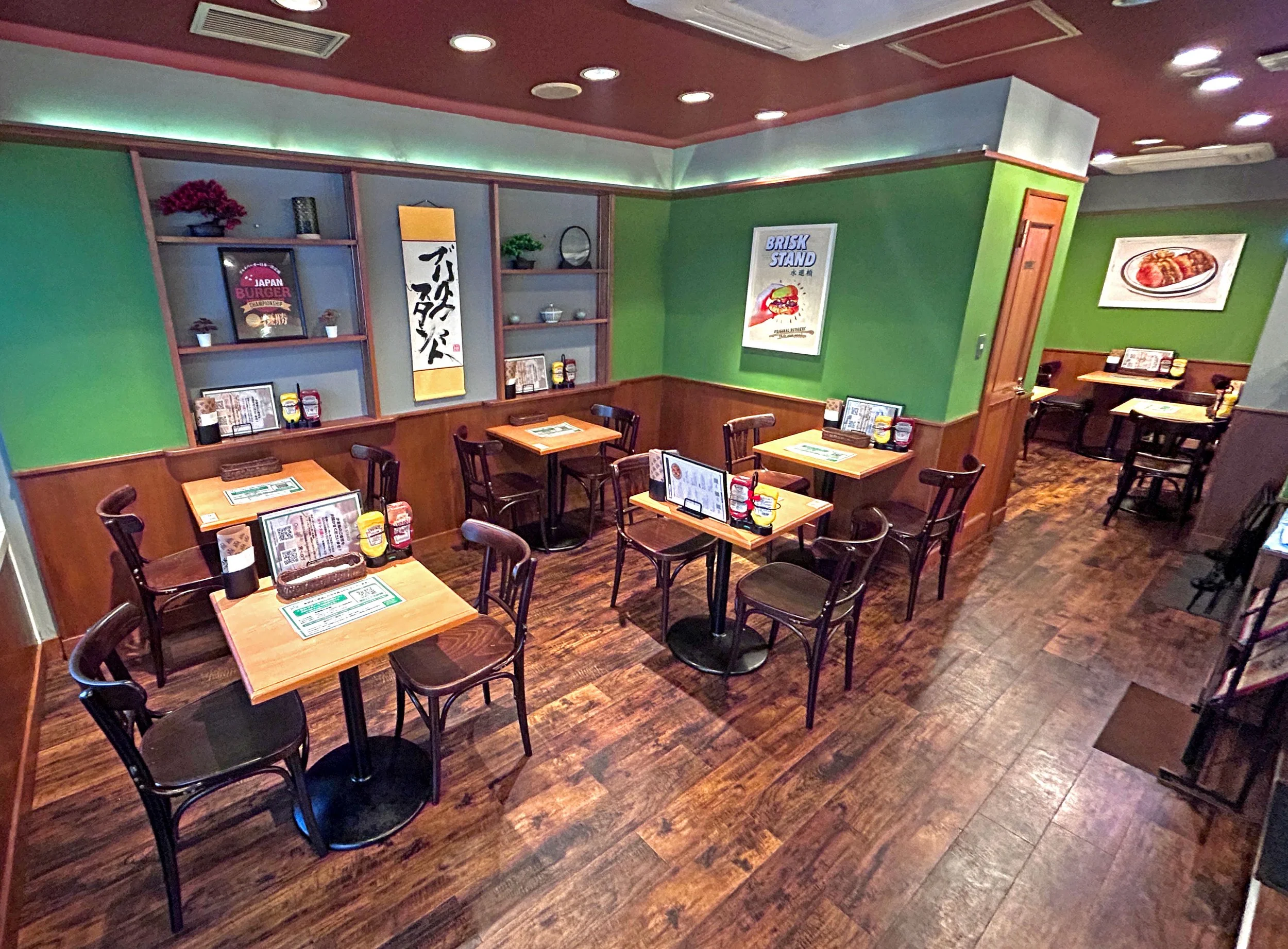 店内写真①.jpg