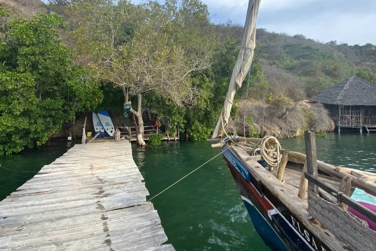 Dhow anchoring at Mike's camp