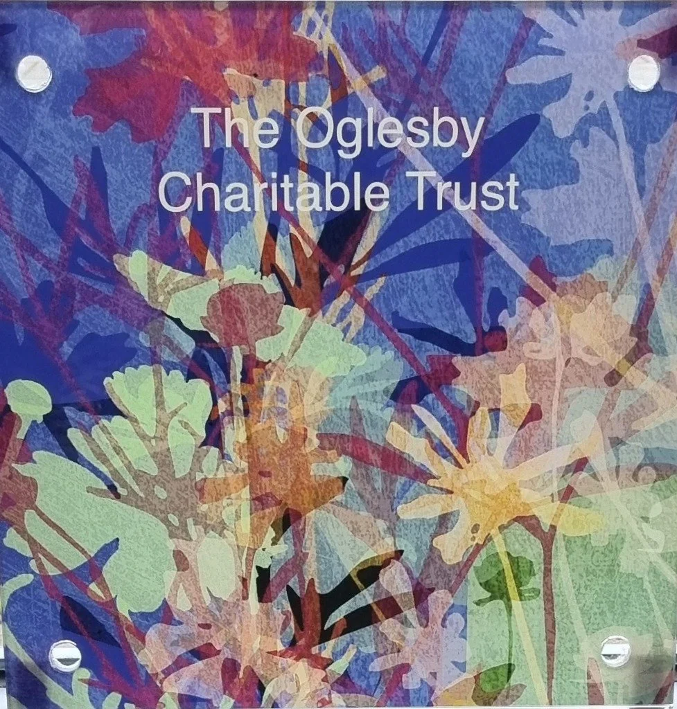 Digitally printed and laminated donor plaques