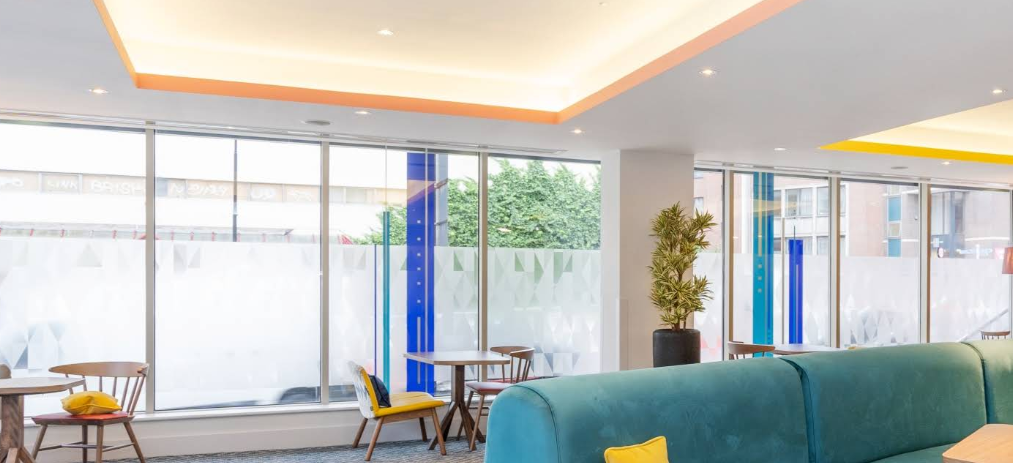 Large-scale architectural glass