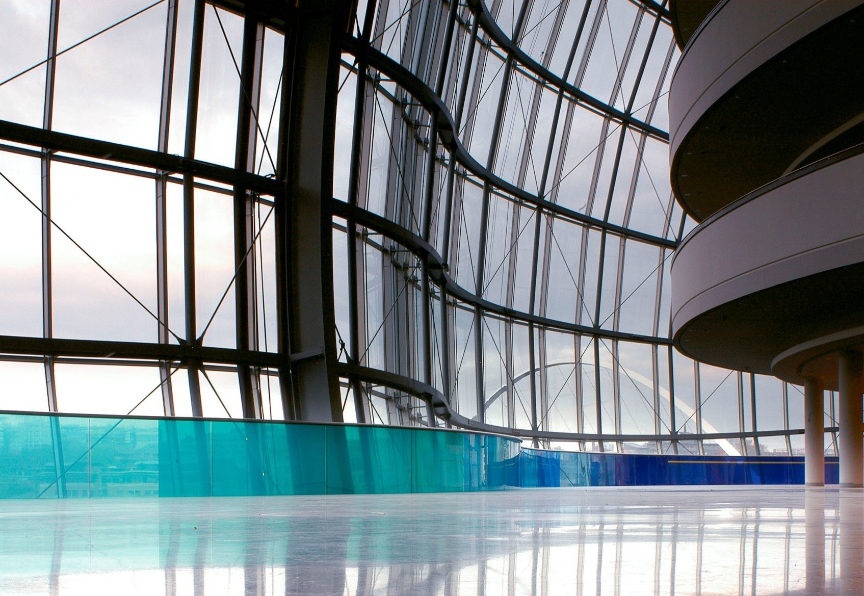 Large-scale Architectural Glass