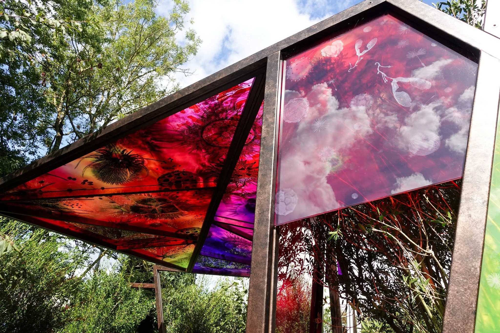 Uxbridge College now displays the RHS Chelsea Gold Medal winning garden. Glass designed by James Cockerill.