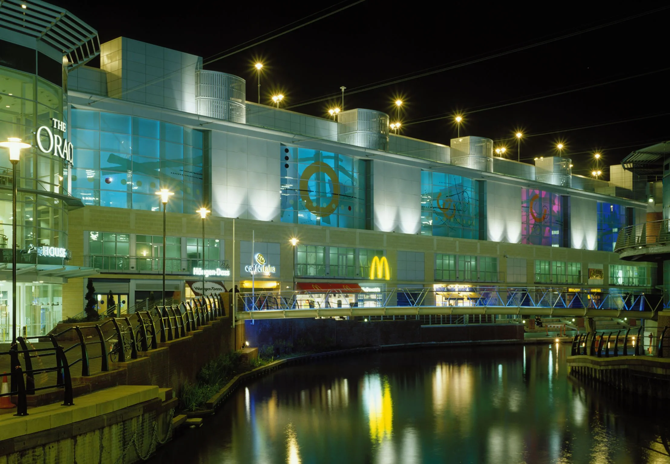 The Oracle, Reading. Colour changing windows