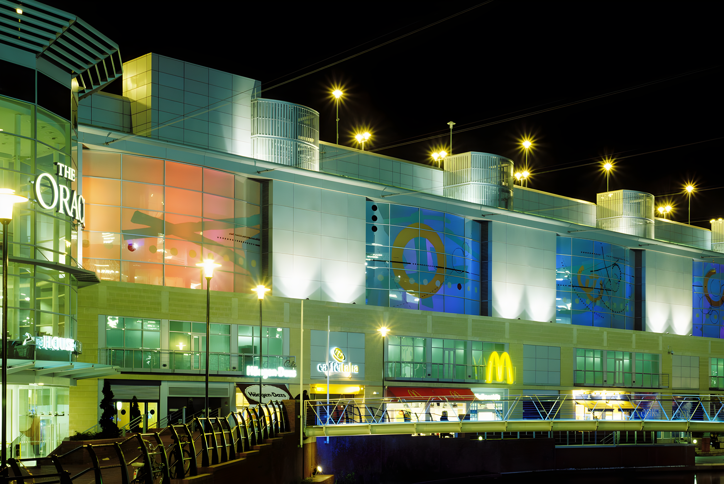 Large-scale architectural glass