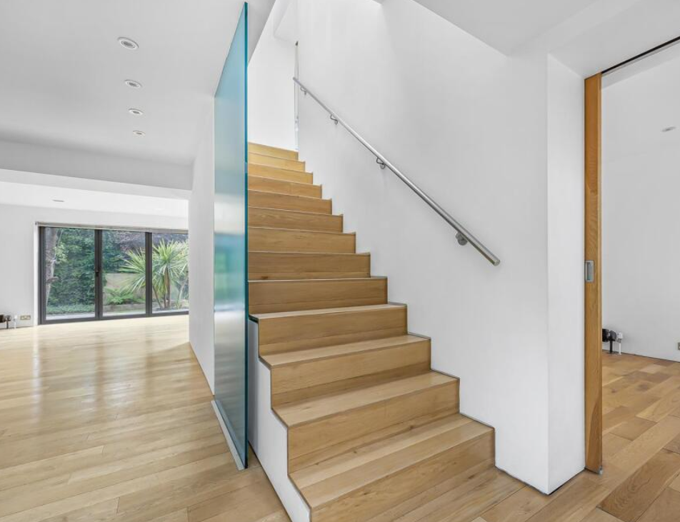 Private home glass balustrade