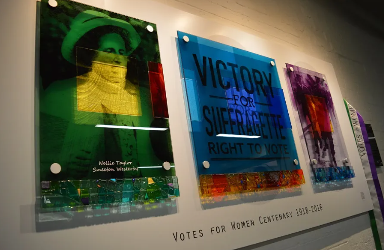 Limelight Studios screenprinted suffragettes artwork using transparent enamels