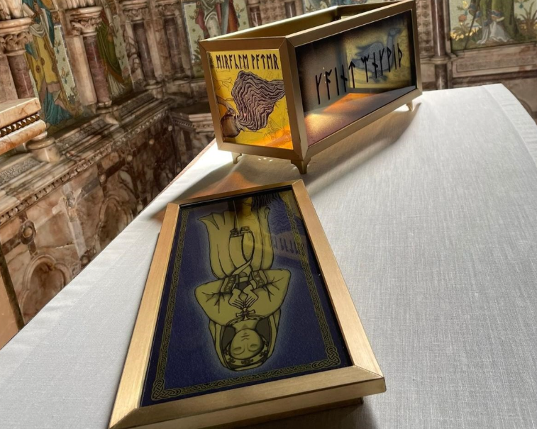Printed and gilded glass box for Christian relics.