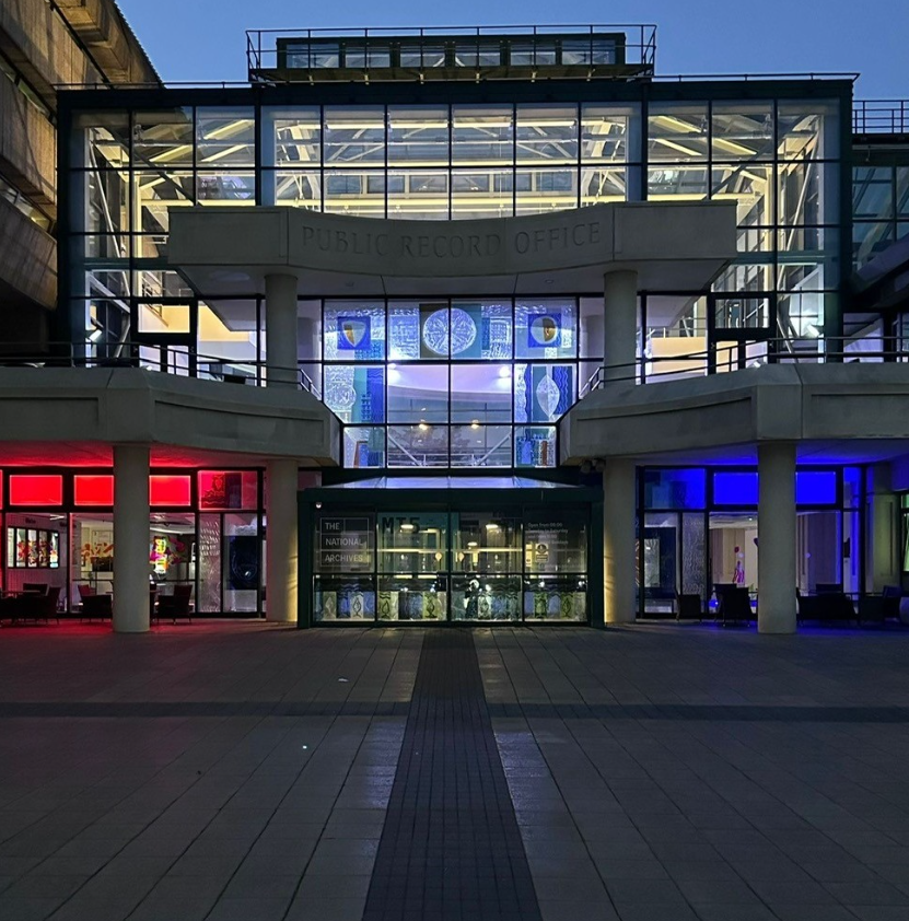 The National Archives, decorative architectural glass wall installation using ceramic frit screen printing by Anne Smyth