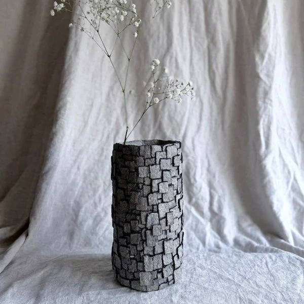A Layered Paper Vase Technique