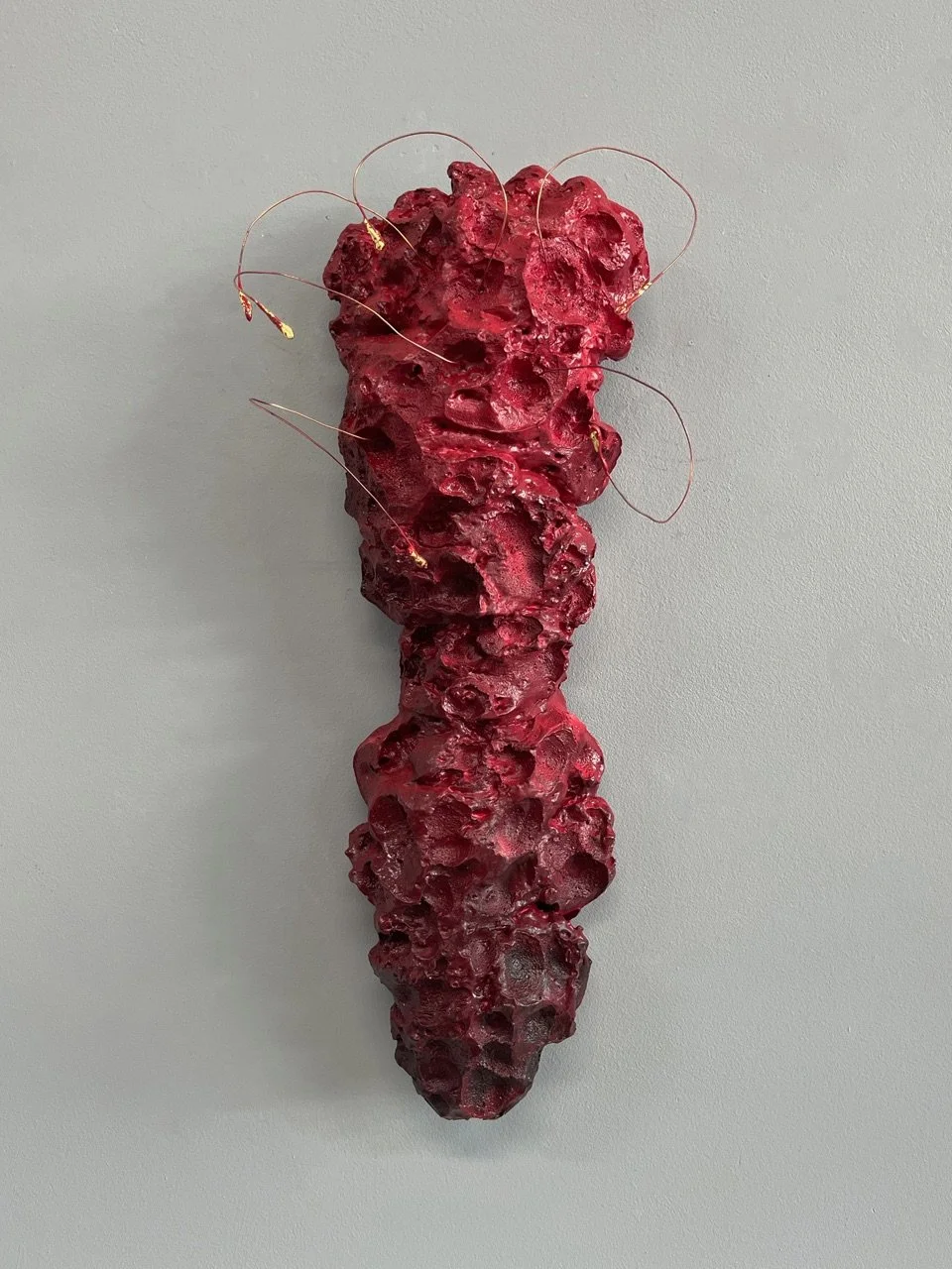 'Habanera'
gemengde techniek op foam en metaal
15 x 6 x 43 cm