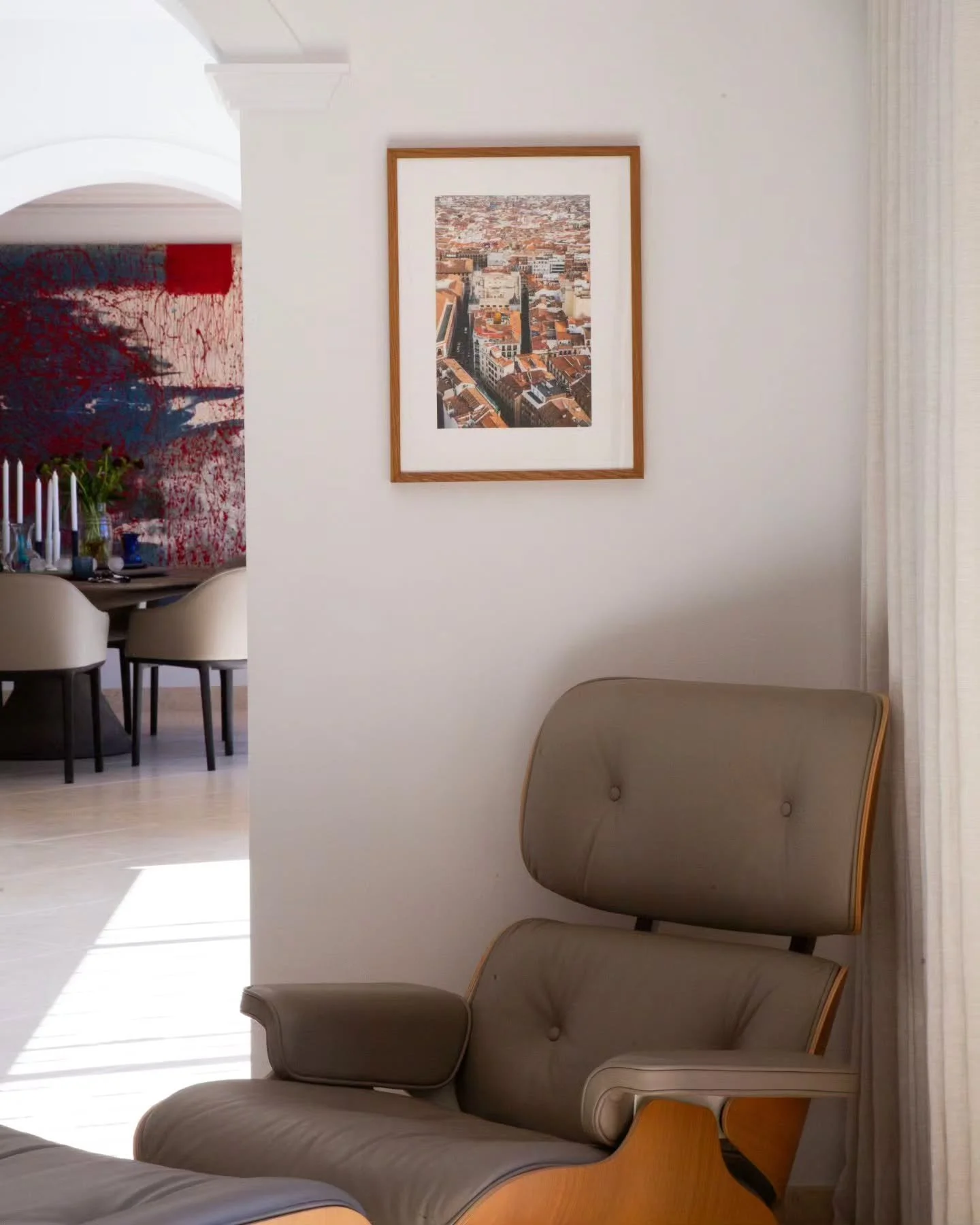 Love this piece of my beloved Madrid. Looking forward to another exhibition soon 🫶 Pigment print on handmade Mulberry paper in an oak wood frame.
 
#artjournal #printedphotography #fineart