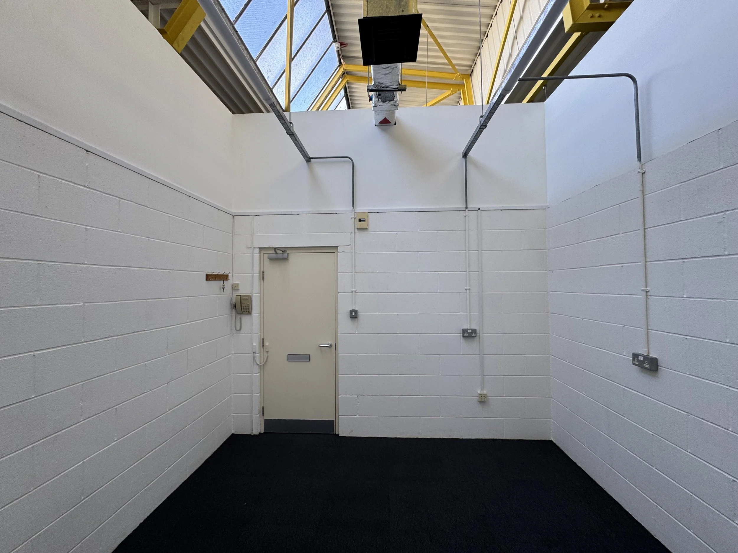 Office 23, HQ Business Centre