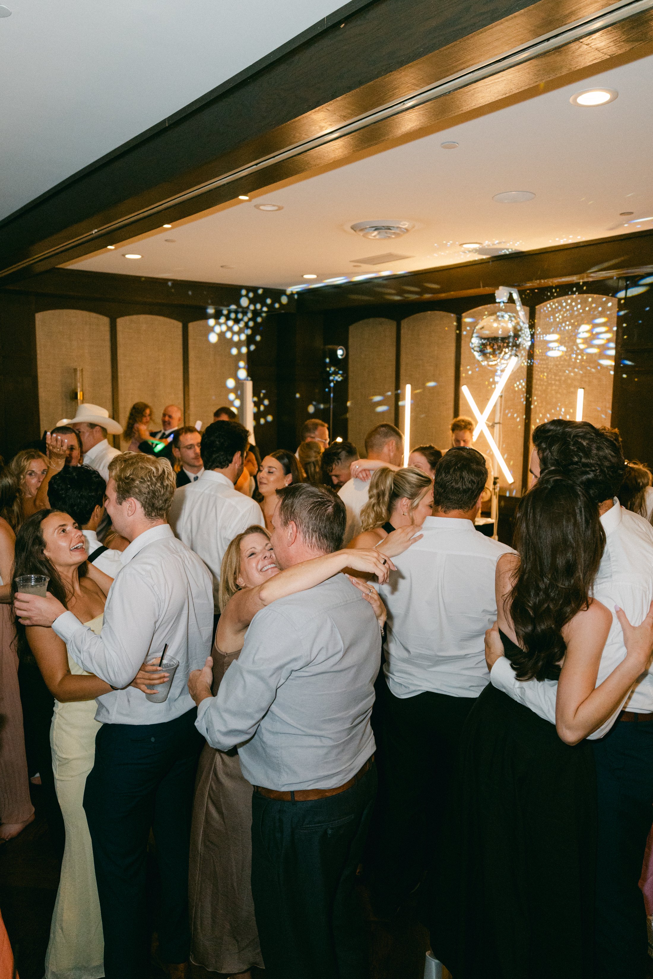 Taylor&Josh_Previews-0269.jpg