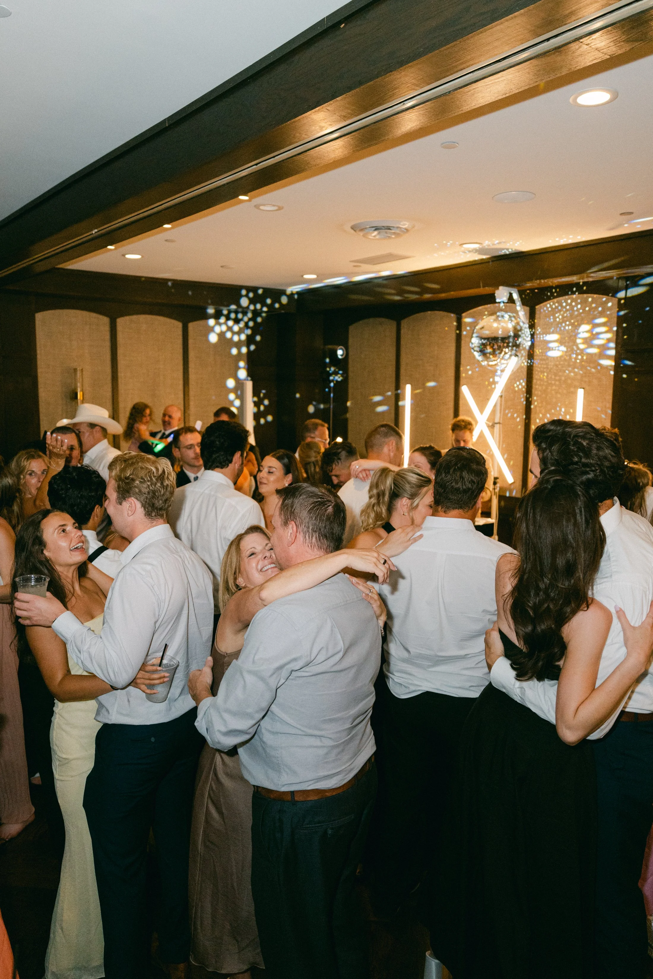 Taylor&Josh_Previews-0269.jpg