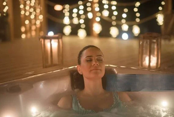 womanintub.jpg