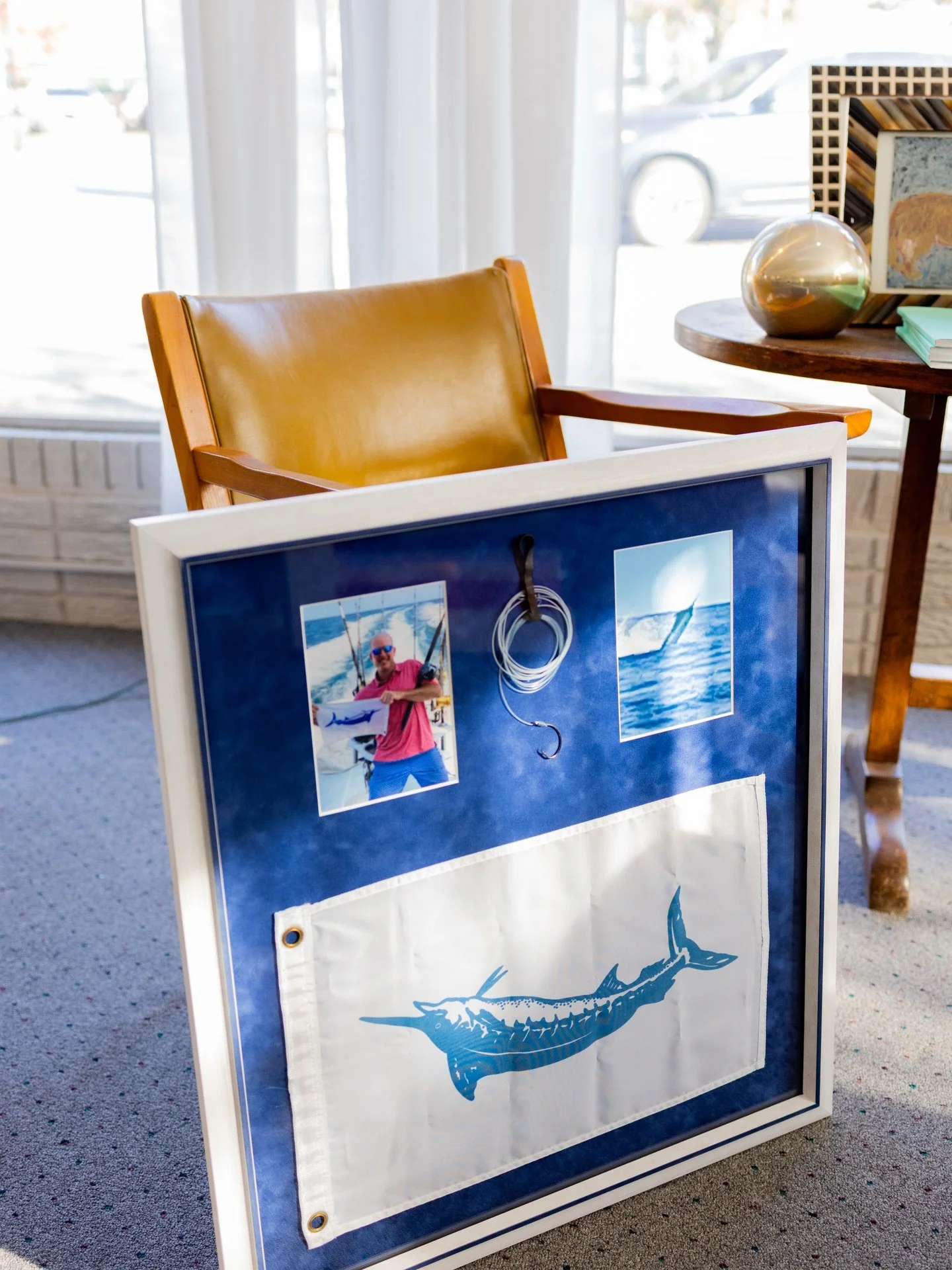Some catches are remembered not because they were kept - but because they were released.

This custom piece commemorates a fishing trip marked by a meaningful tradition. The species flag is flown upside down, a signal in the fishing world that the ca