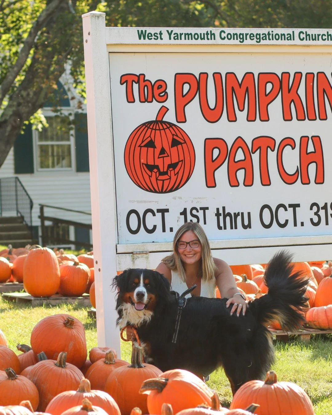 Dropping in this Sunday to give your feed a little dose of fall fun! 📸🎃

Here at MMM, we love the fall season and all of the fun festivities that come along with the cooler weather and falling leaves. 

From pumpkin patches to cozying up with a goo