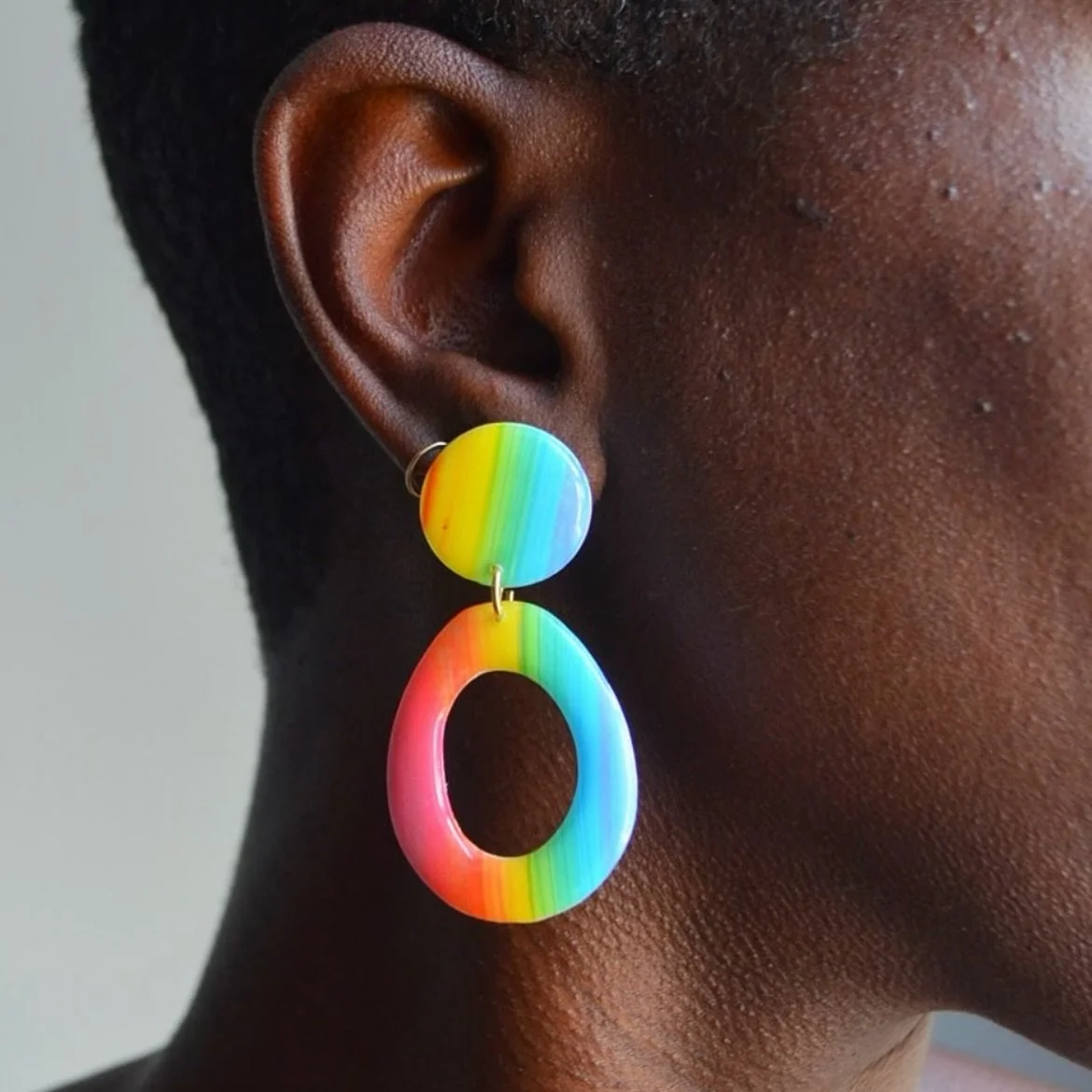 EARRINGS BY DEE
@earrings_bydee
Dee&rsquo;s polymer clay earrings are simple, modern, colorful and unique. Their bold colors and minimalist design create a statement and request your attention! no matter what the outfit. Anela always secretly loved t