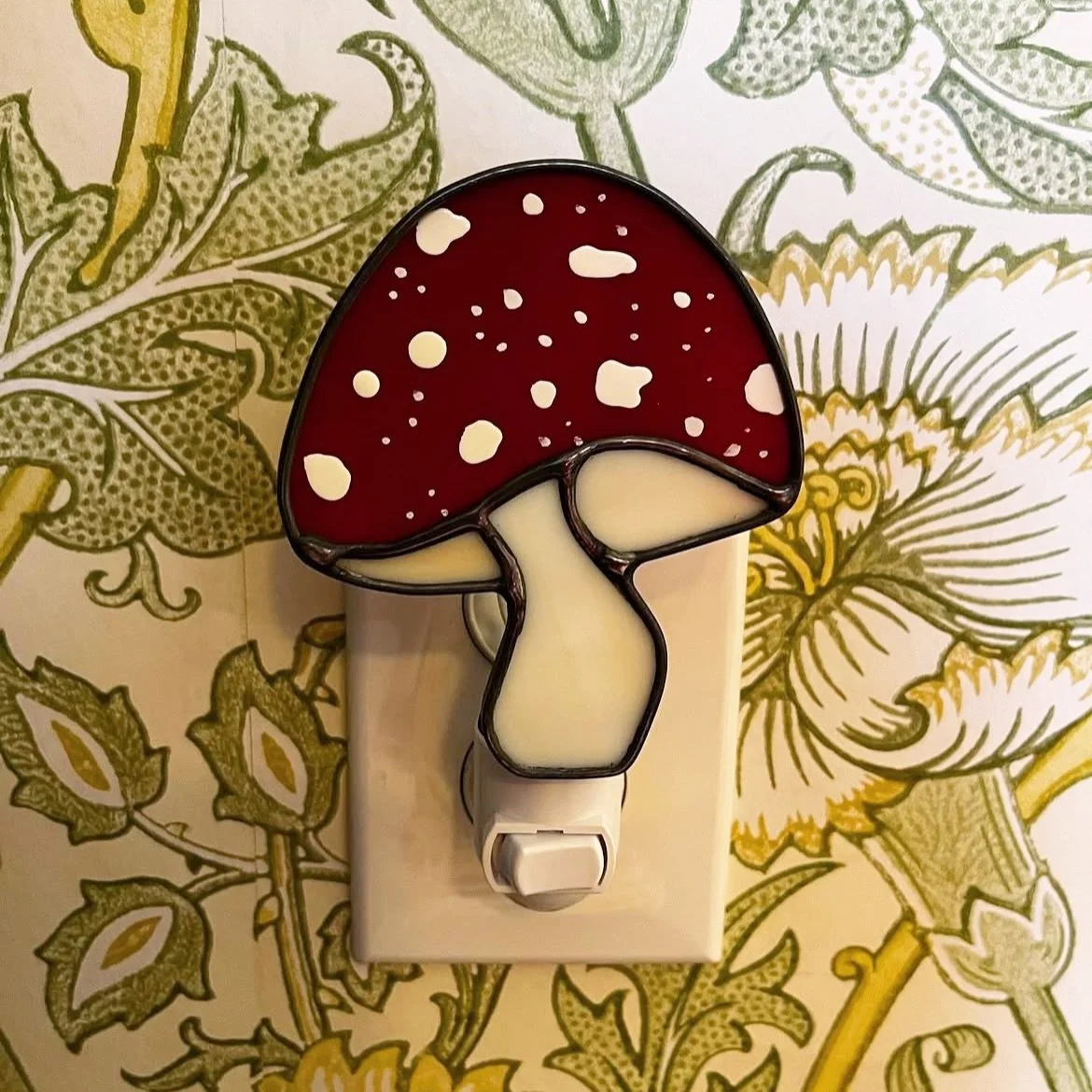 CARRIE SHUSTA
@carrie_shusta_stainedglass 
By now you know how much we love color at the shop, and Carrie&rsquo;s handmade stained glass art always added a bright spot where needed. Her modern take on this classic art form went home with many people 