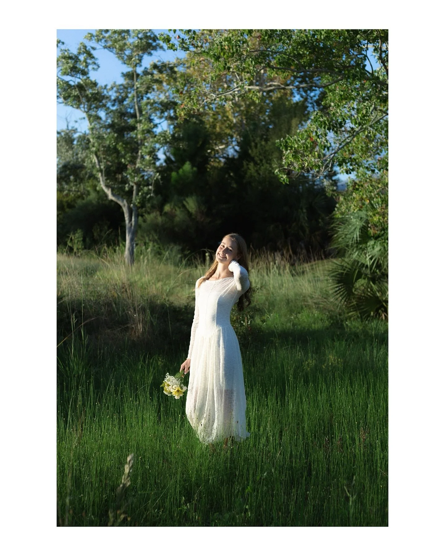 Calling all seniors 🤩 this morning made me want to grab a blanket and watch Pride and Prejudice. If you want dreamy, fun, nostalgic senior photos, inquire now! 

#pcbseniorphotographer #pcblifestylephotography #pcbdocumentaryphotography #30adocument