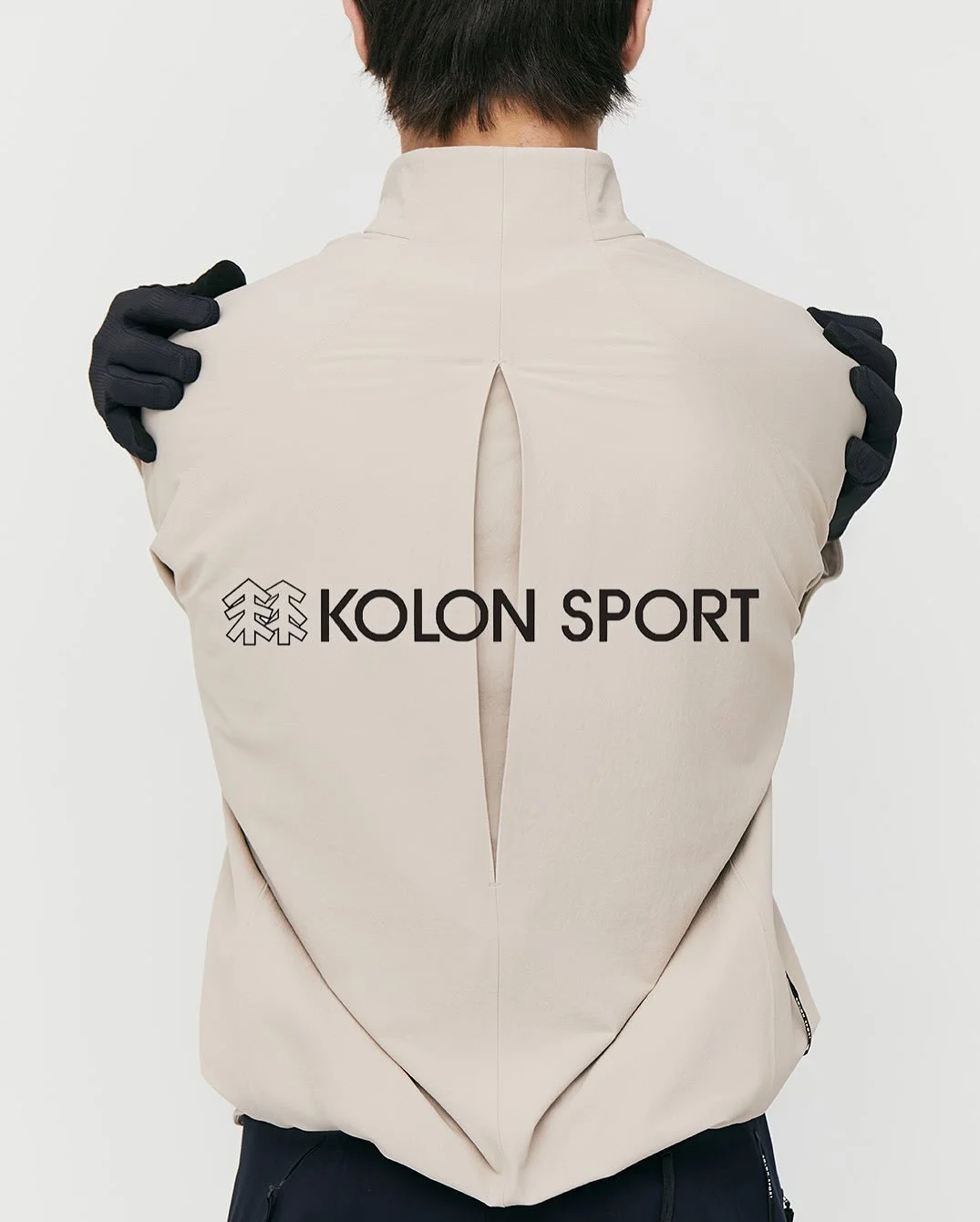 K:FW25 - Spore

Creative Direction:

@velle_a.studio @xavier_ambridge @xavier_ambridge

Photographer:

 @clovergreenstudio

Stylist &amp; Casting: 

@Gary_David_Moore

SHOT AT @gas_studios