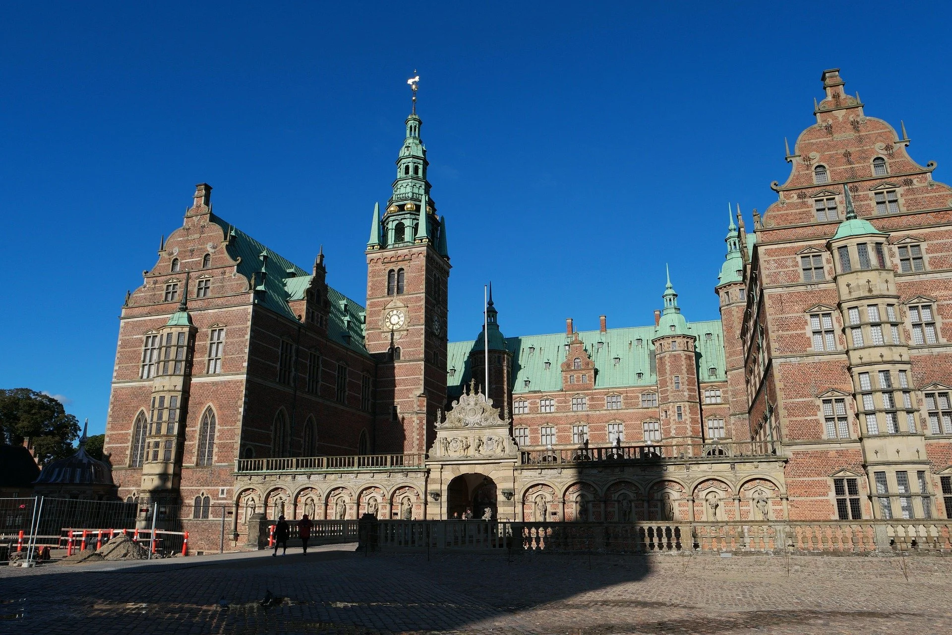 niller56-frederiksborg-castle-1047825_1920.jpg
