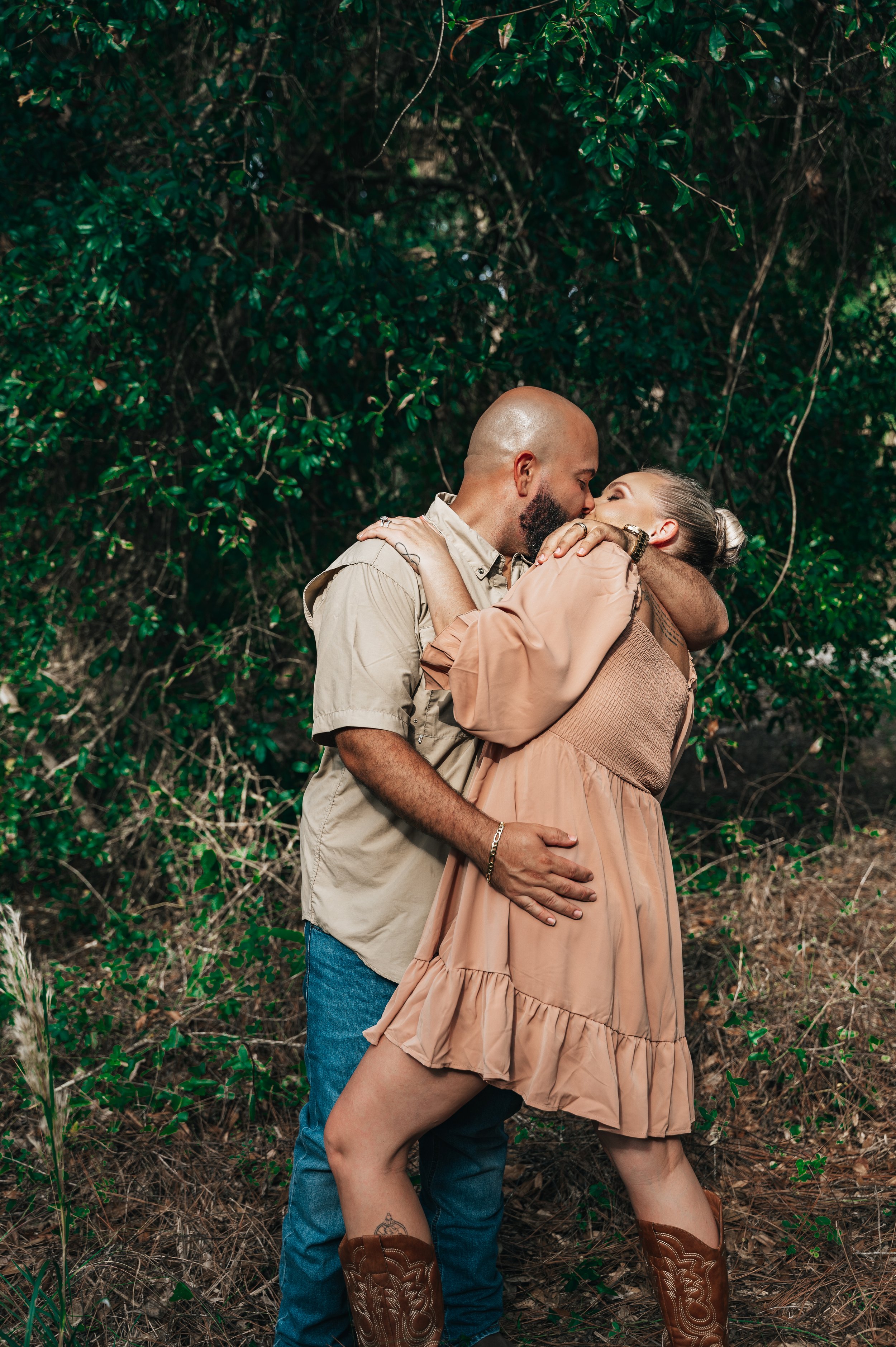 KatieMintaPhotography-Ryan&AshleyPuig-BeerSession-Jupiterfl-RiverbendPark-58.jpg