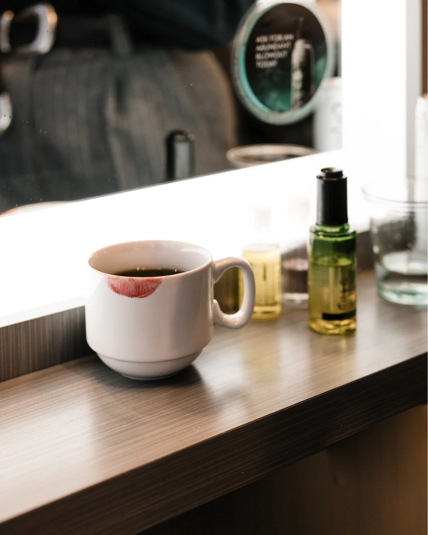 On set with Beloved Social....

Client: @juutsalonspa 
Photography partner: @chelsielopezproduction