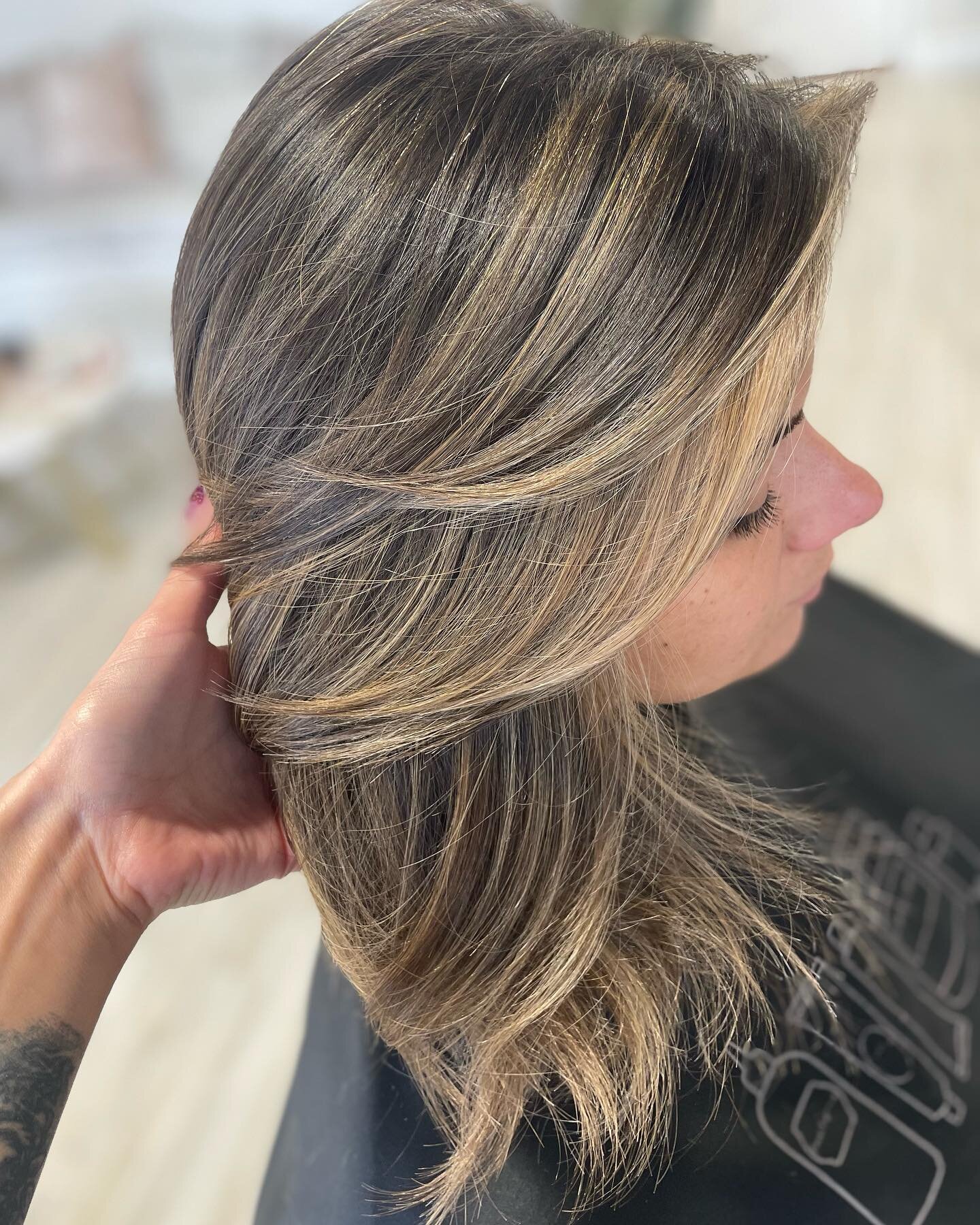 Getting ready for spring with @hairbykaylavictoria 

.
.
.
#love #hair #blonding #balayage #babylights #bronde #brunette #blonde #buffalohair #buffalohairstylist #buffalove #elleairebuffalo #davines #davinesnorthamerica #davinescolor #hairbykaylavict