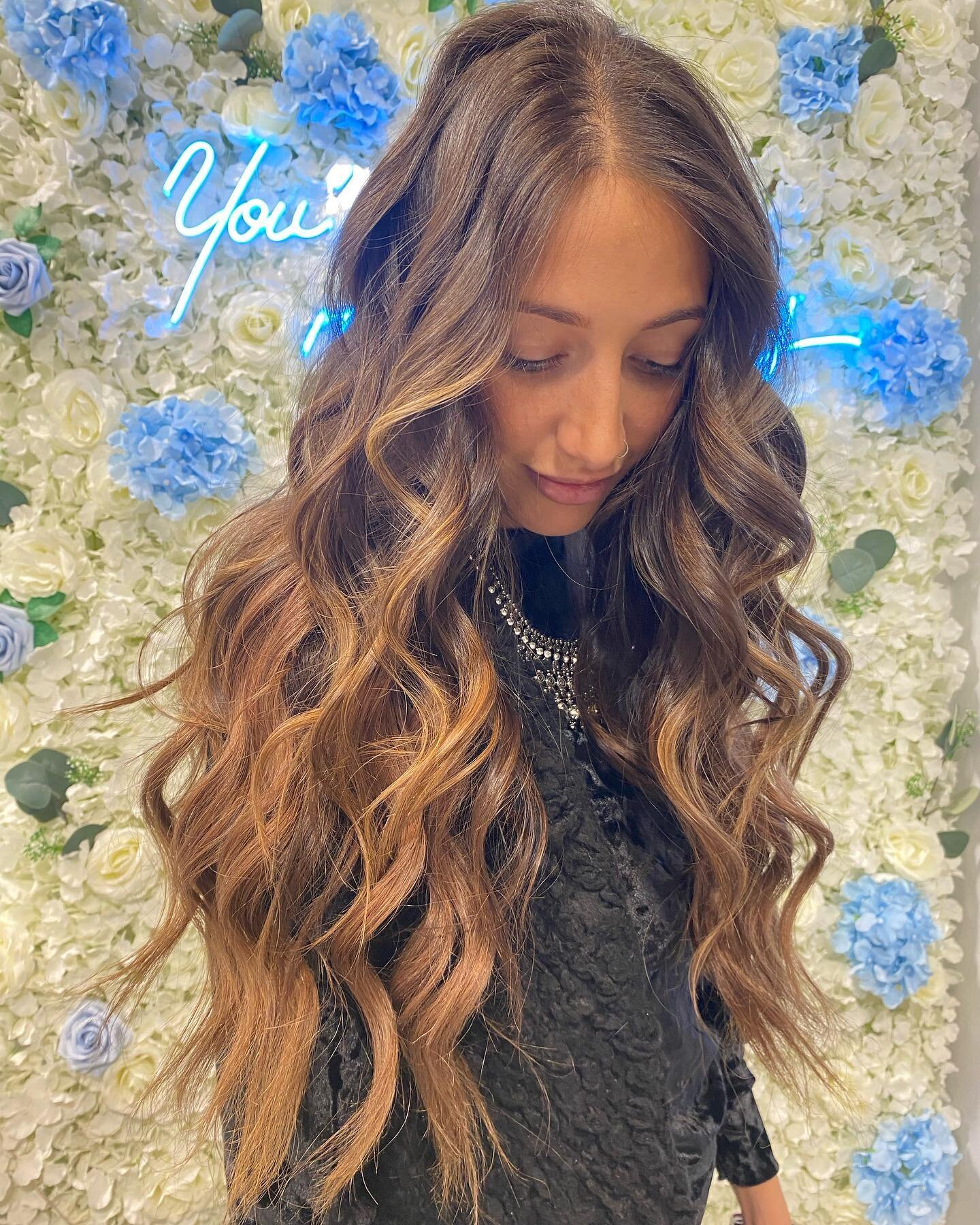 ✨22 inches for our girl @hairbykaylavictoria 
✨Sewn in by @jessernsthair