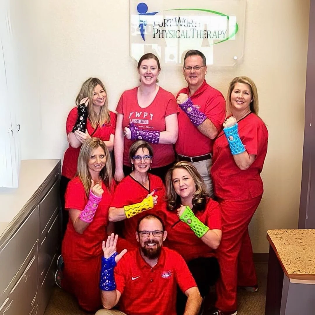 💙Why Physical Therapists Love ActivArmor & the Clinical Benefits! 🏥
ActivArmor isn’t just a game-changer for patients—it’s the best solution for physical therapists aiming to optimize rehabilitation and recovery. 🏊‍♂️
H