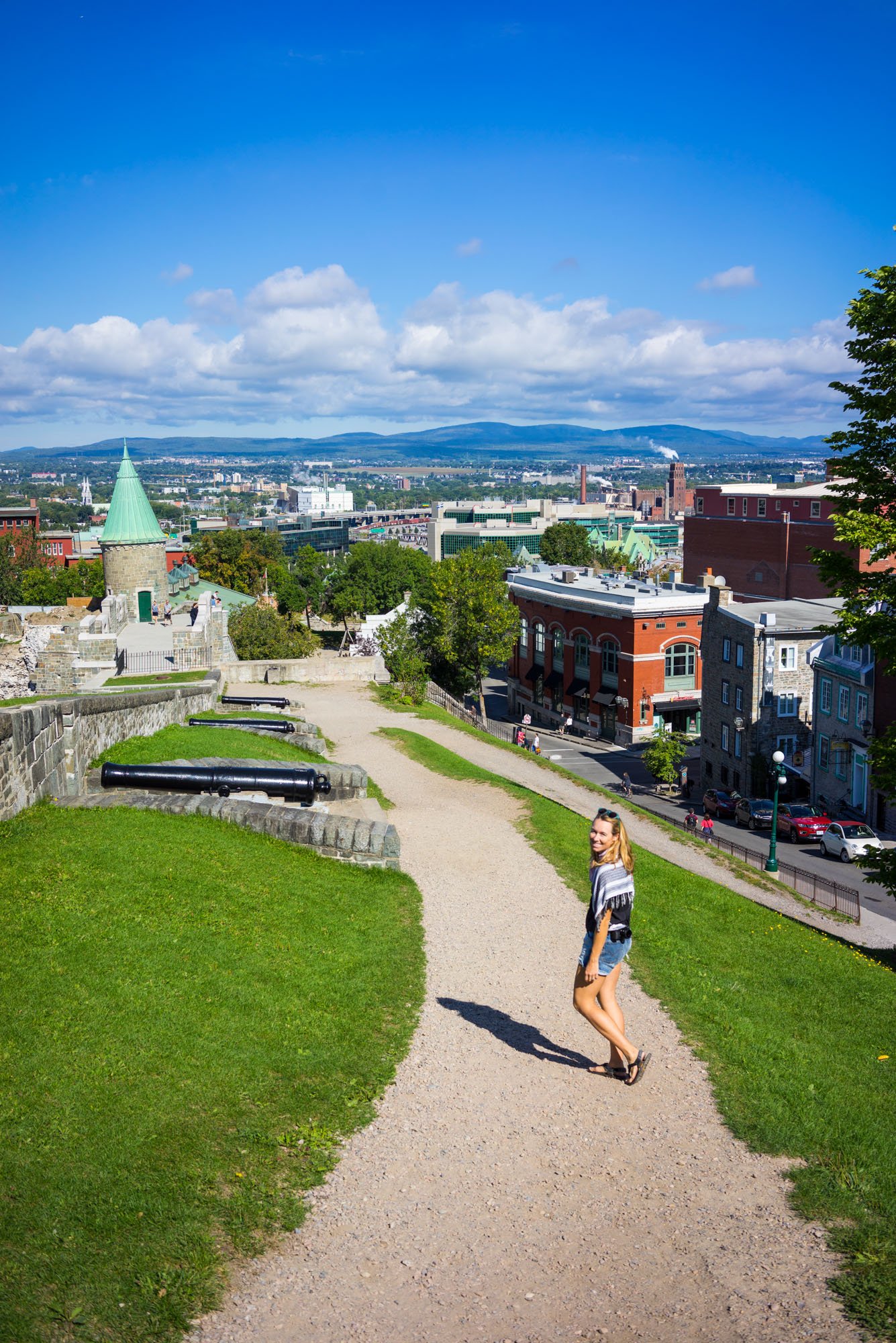  Walking along the walls of Old Town Quebec 