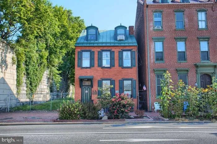 329 S Front St, Shipoke, Harrisburg, PA
