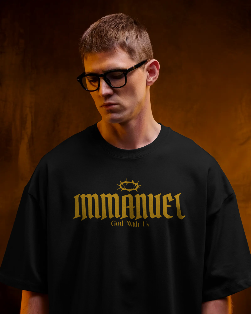 comfortable-loose-fit-crewneck-tshirt-mockup-for-men-casual-everyday-style-fashionwear-02893.png