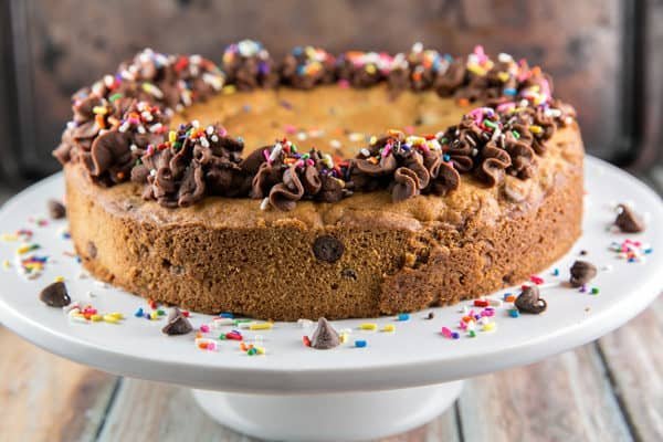 chocolate+chip+cookie+cake+pic.jpg