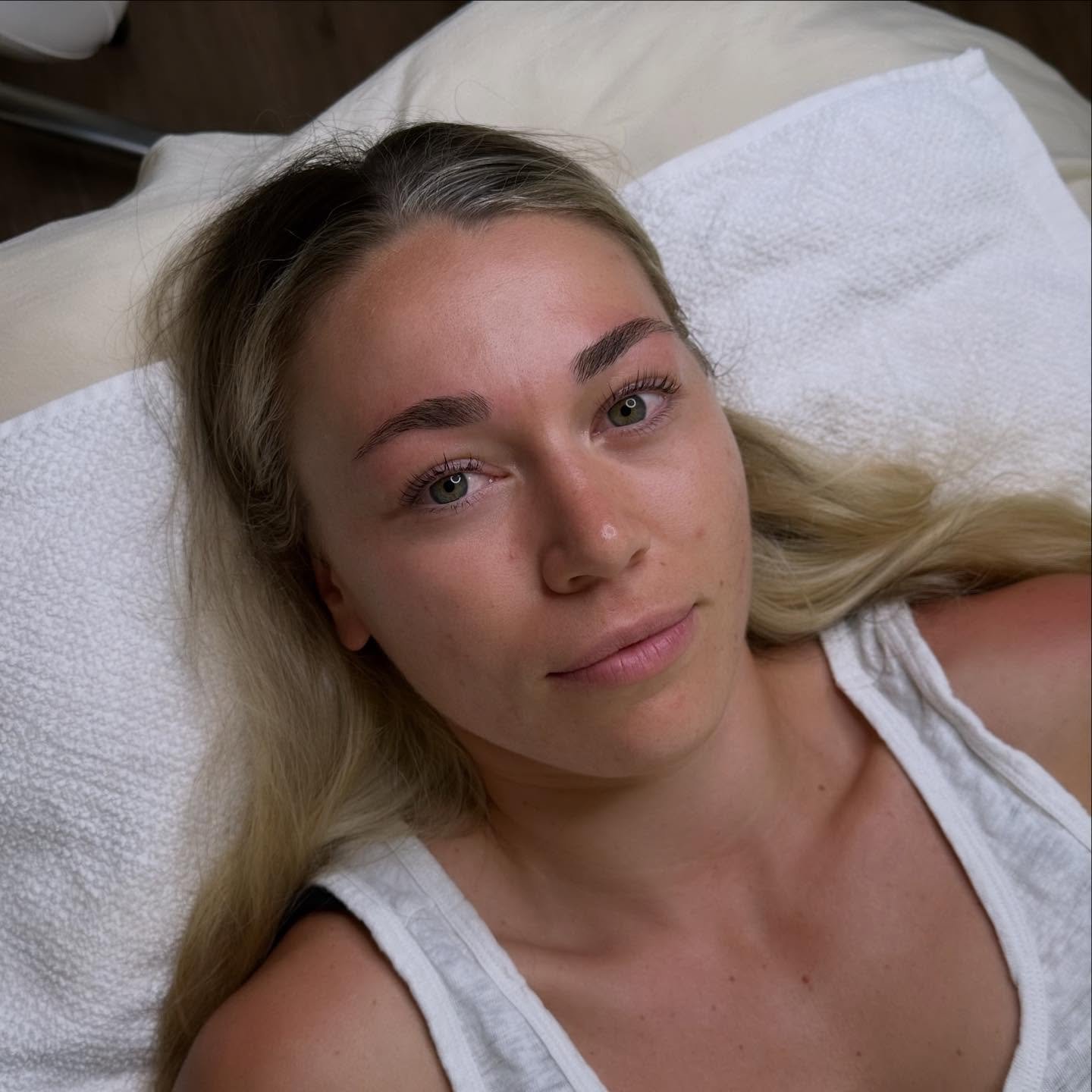 Lash lift &amp; tint coupled with a brow shape for our @wellnesszonenz barbie🫧🤍