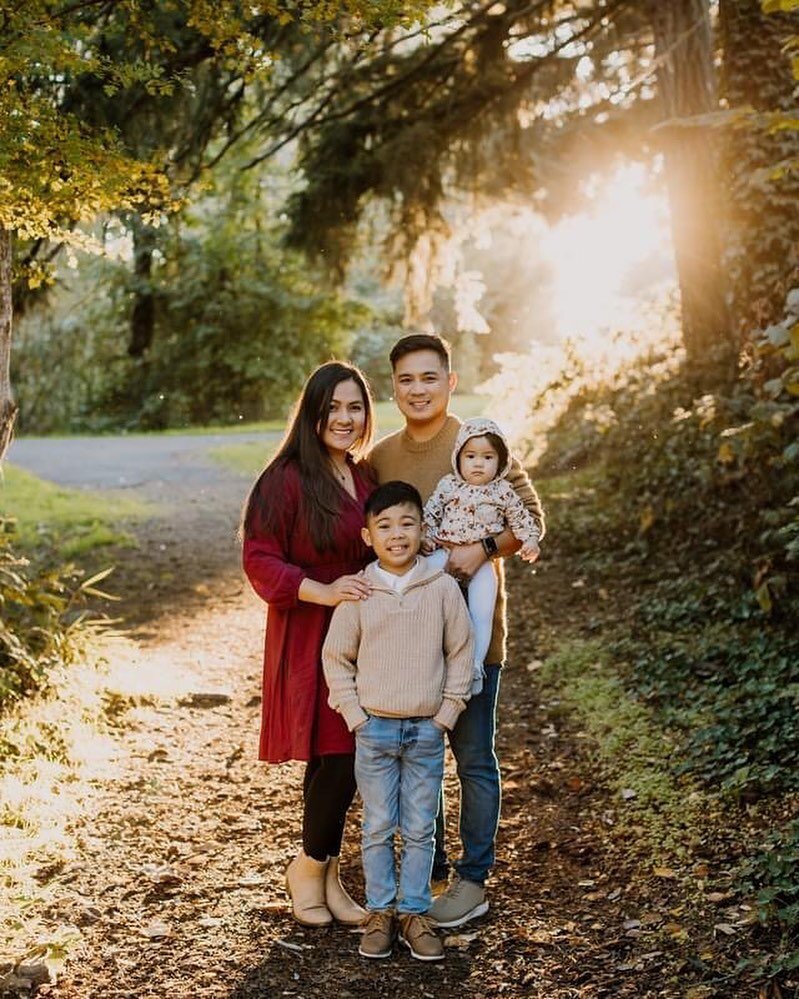 What a joy it is to welcome back the Juan family for a stunning fall session amidst nature&rsquo;s splendid canvas!
As the vibrant foliage sets the stage, this sneak peek captures the essence of familial warmth and the changing seasons. The laughter 