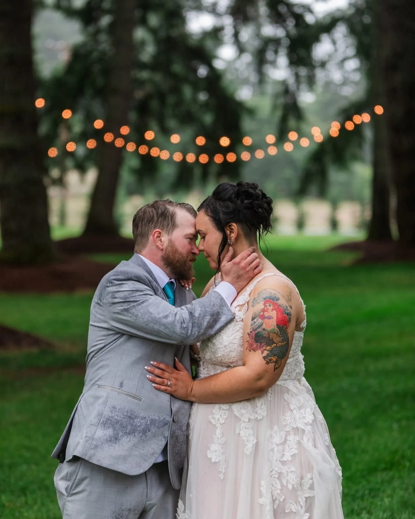 Rain on your wedding day? That&rsquo;s just a little extra good luck falling from the sky. 
This beautiful couple didn&rsquo;t let a few raindrops dampen their joy&mdash;if anything, it made the day even more magical. The light was dreamy, the venue 