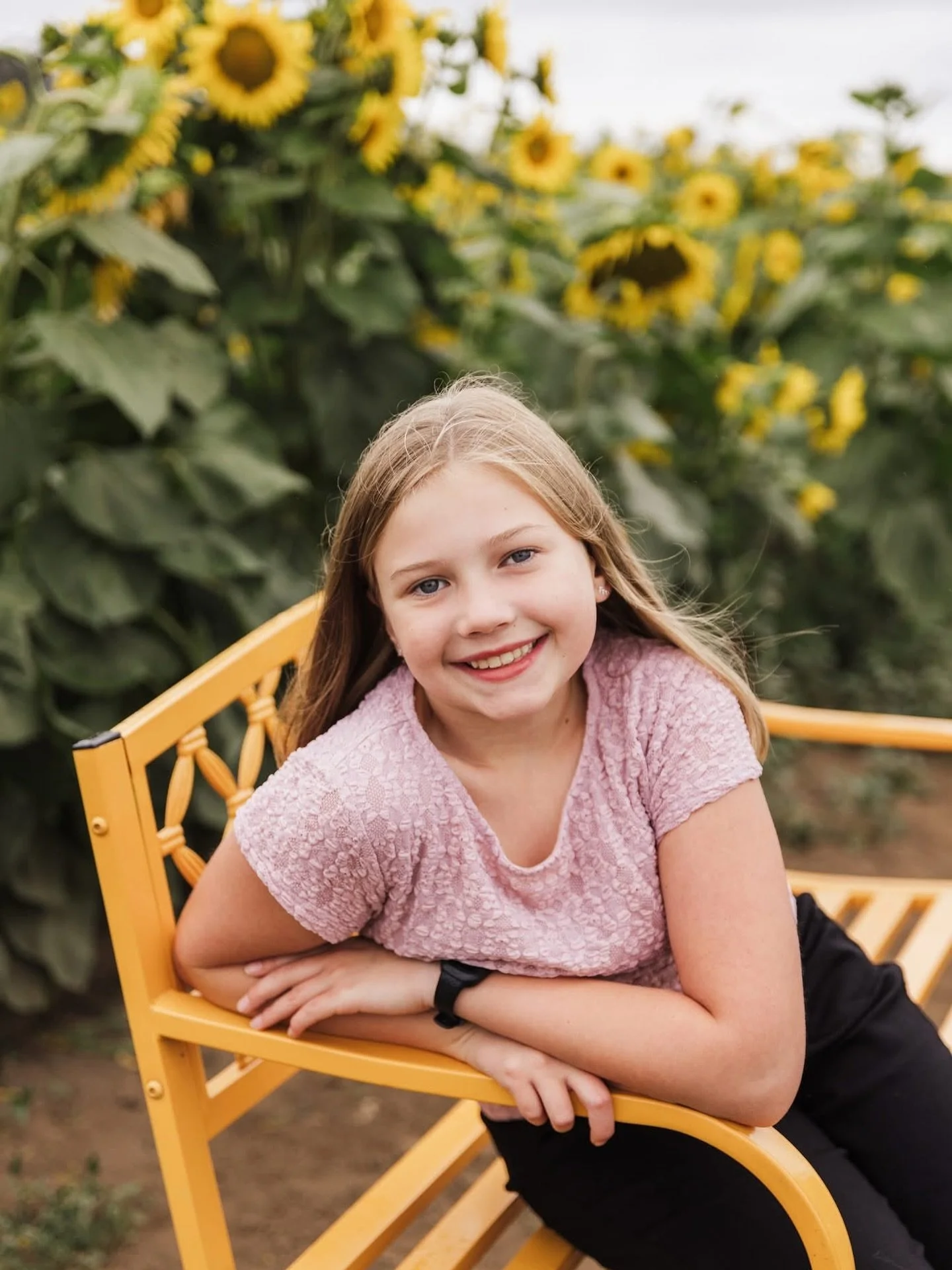 🌻 Golden fields, bright smiles, and sunshine all around ✨ These sweet girl lit up the sunflower patch with their joy and laughter. These are the little in-between moments that make portraits so special&mdash;natural, carefree, and full of personalit