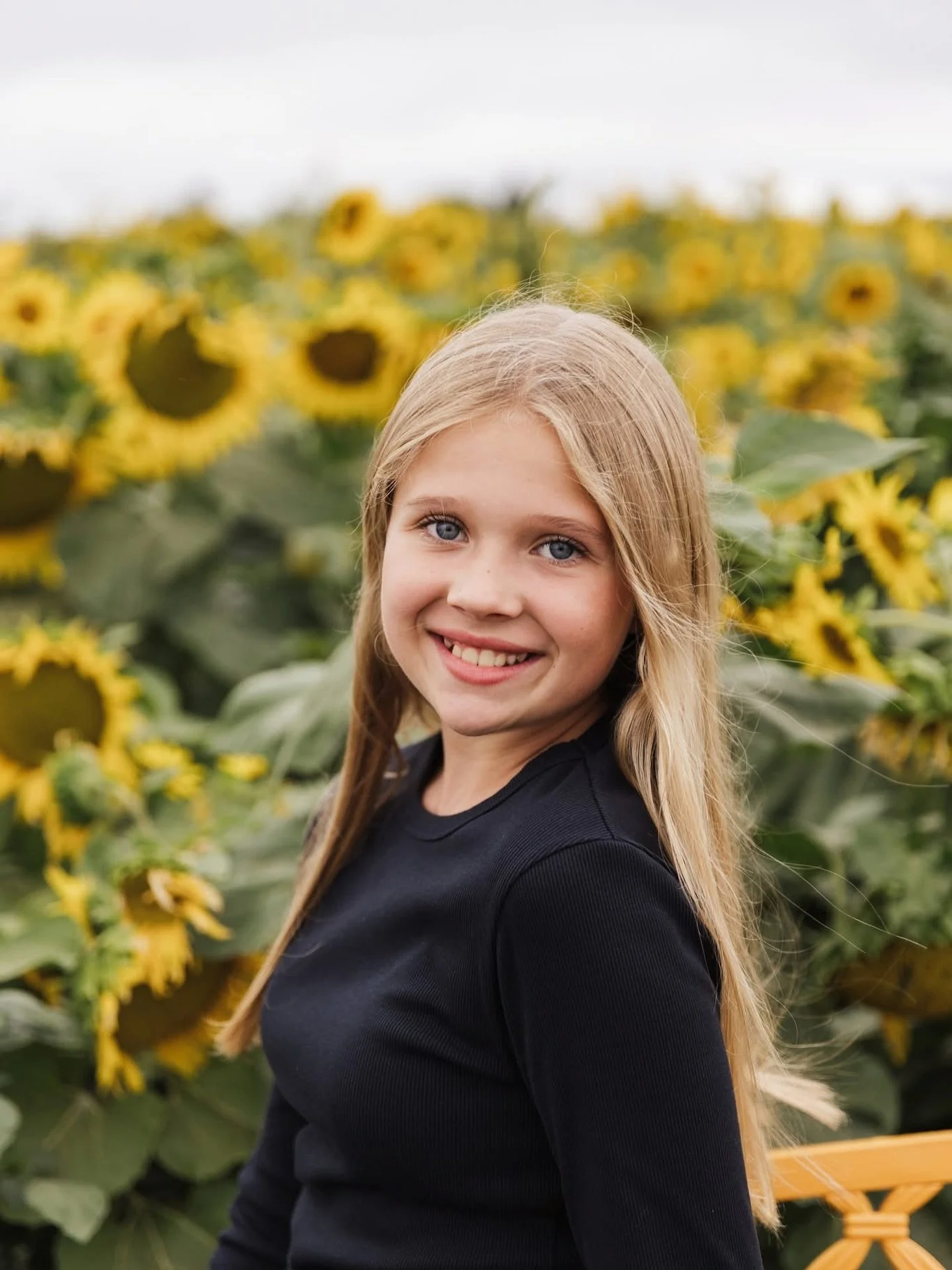 🌻 Golden fields, bright smiles, and sunshine all around ✨ These sweet girl lit up the sunflower patch with their joy and laughter. These are the little in-between moments that make portraits so special&mdash;natural, carefree, and full of personalit