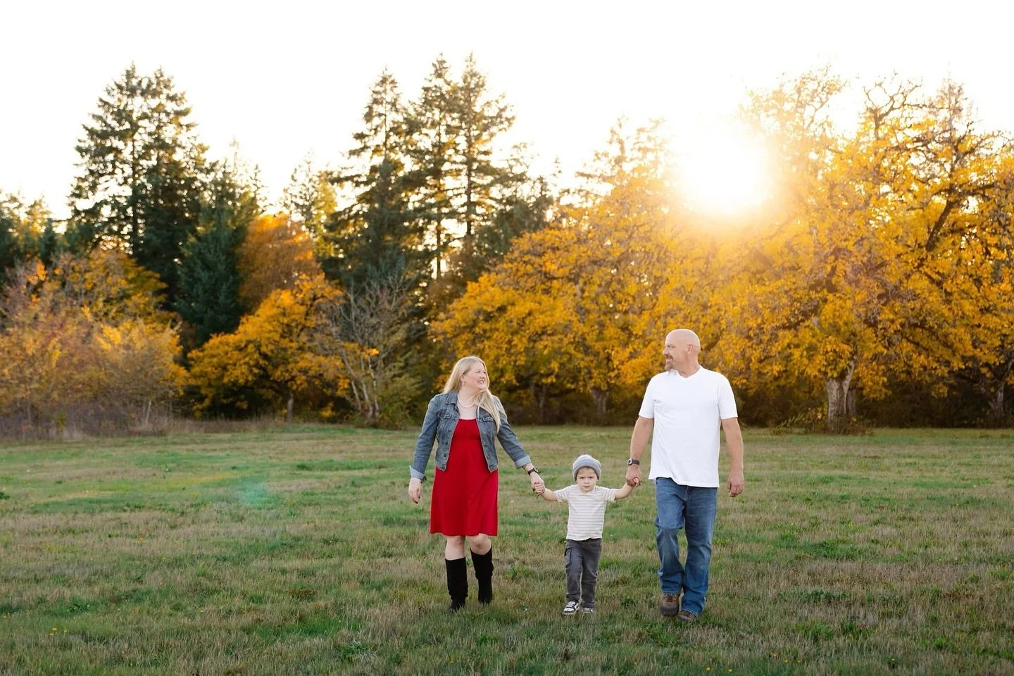 ✨ Sneak peek ✨
I absolutely loved this family session! I&rsquo;ve had the joy of photographing this sweet family for years, and every time just gets better. The light was amazing and these smiles say it all.
Can&rsquo;t wait to share more from this b