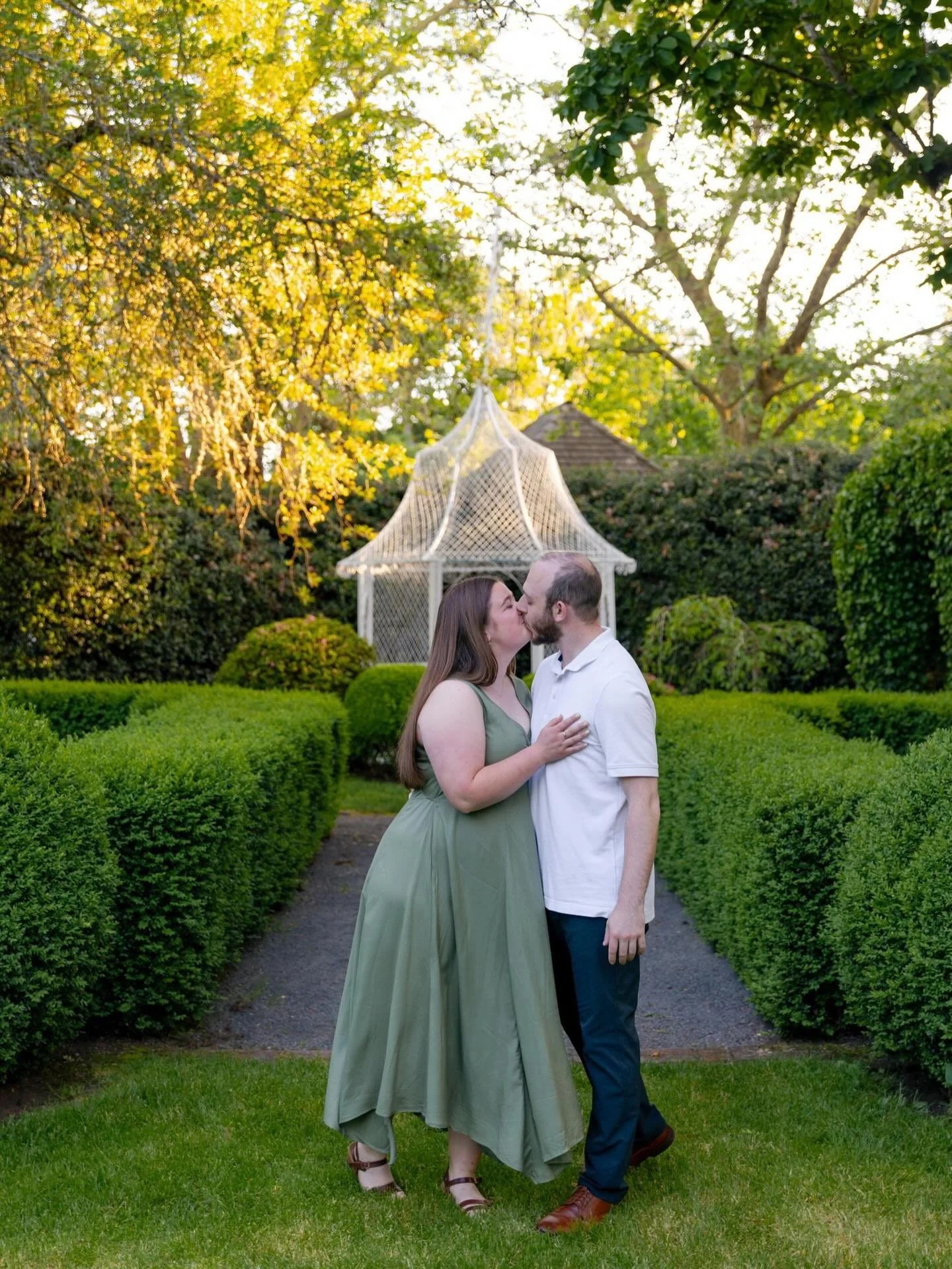 Spent the evening with these two for their engagement session and it was such a beautiful reminder that love doesn&rsquo;t have to be loud to be deeply felt. 🤍
They&rsquo;re both teachers, and together they have such a calm, grounded connection that